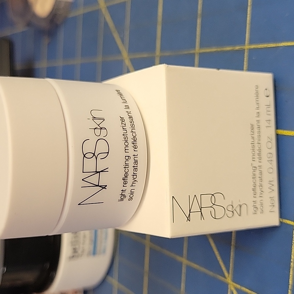 NARS Skin Light Reflecting Moisturizer 0.49 oz NEW in Box